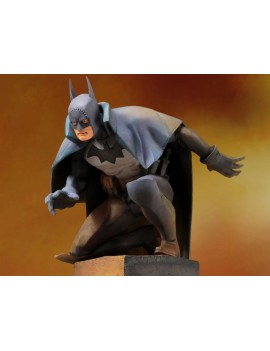 Статуя из фильма Бэтмен: Готэм в газовом свете - Бэтмен (Batman)