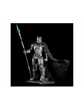 Статуя из фильма Бэтмен против Супермена - Бэтмен (Batman) Battle Damaged Version