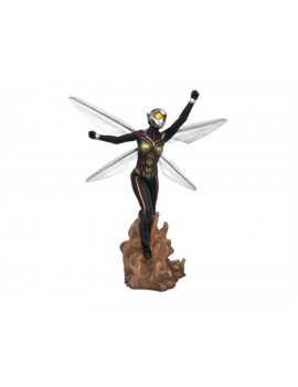 Статуя из фильма Человек-муравей и Оса - Оса (Wasp)